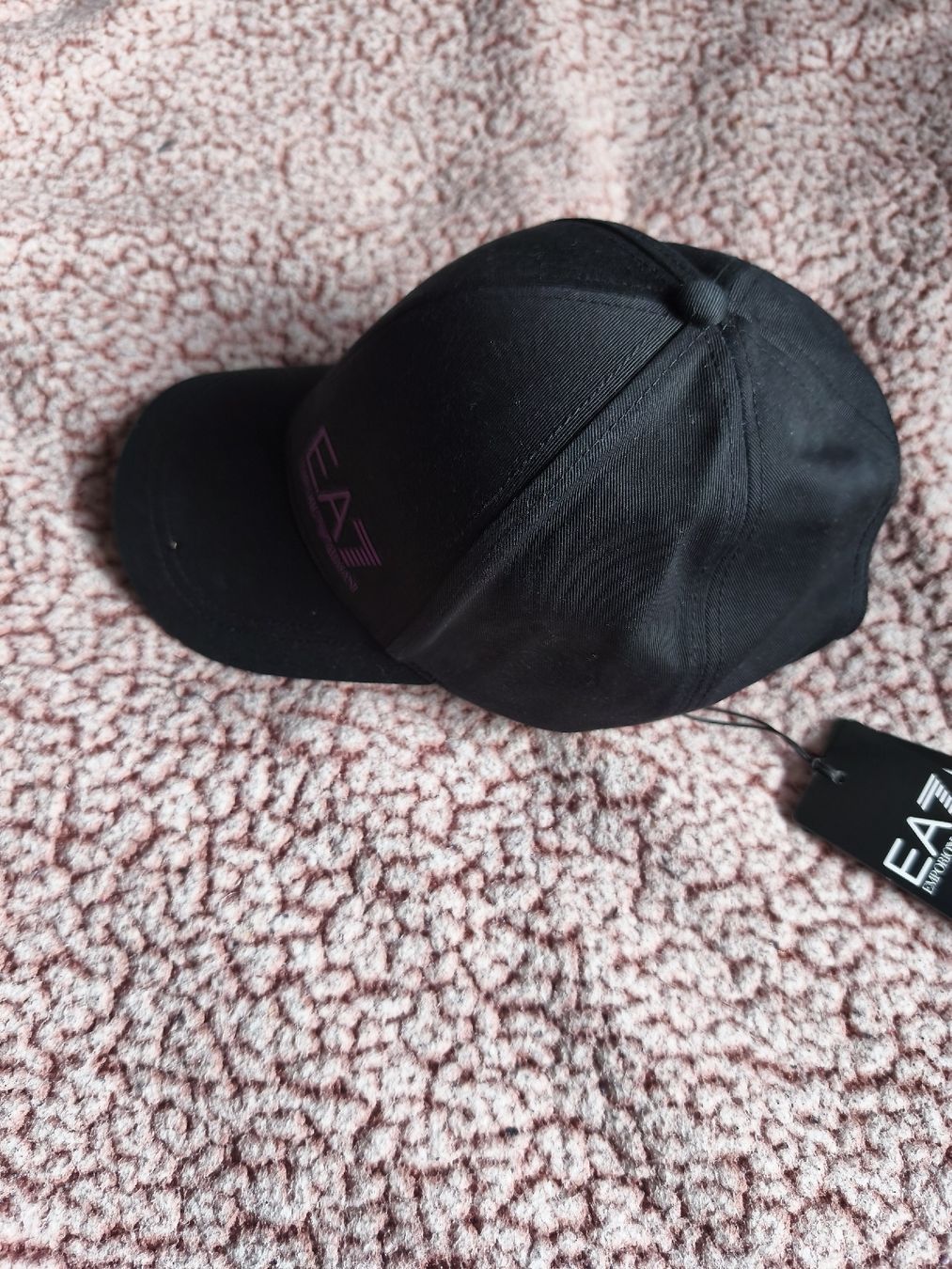Armani Autres vêtements femmes: Cap EA7 Emporio Armani Black with tag adjustable – Neuf avec emballage d'origine à Merenschwand par kri_rj6t 4