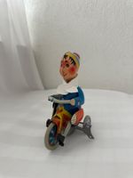 KOVAP Boy on a Tricycle Blechspielzeug mit Schlüssel