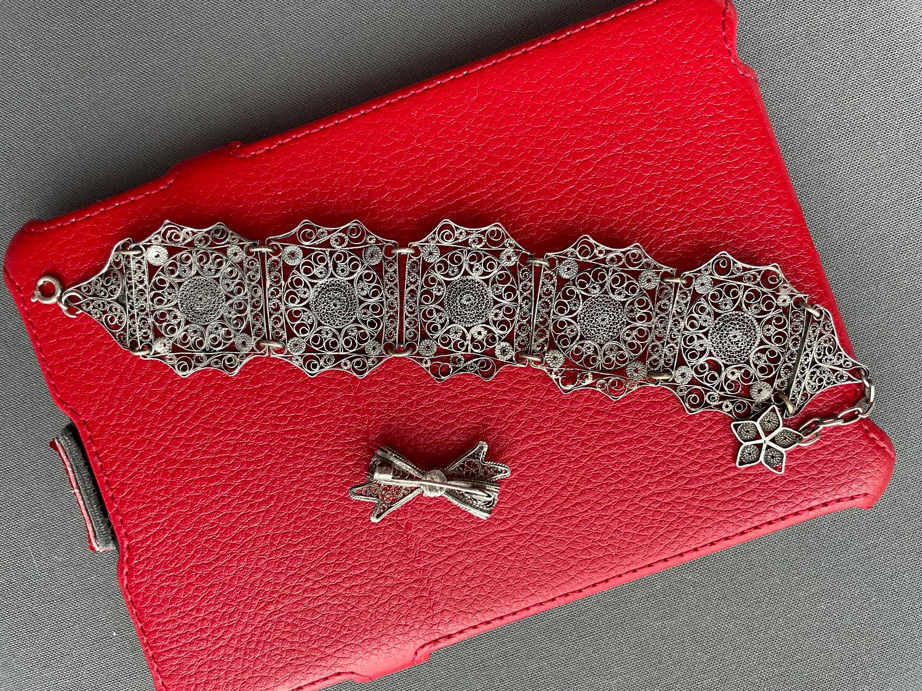 Bracciali & Braccialetti: Silber Armband und Brosche, Filigran, antik? – Usato da Winterthur venduto da Myrtillus 2