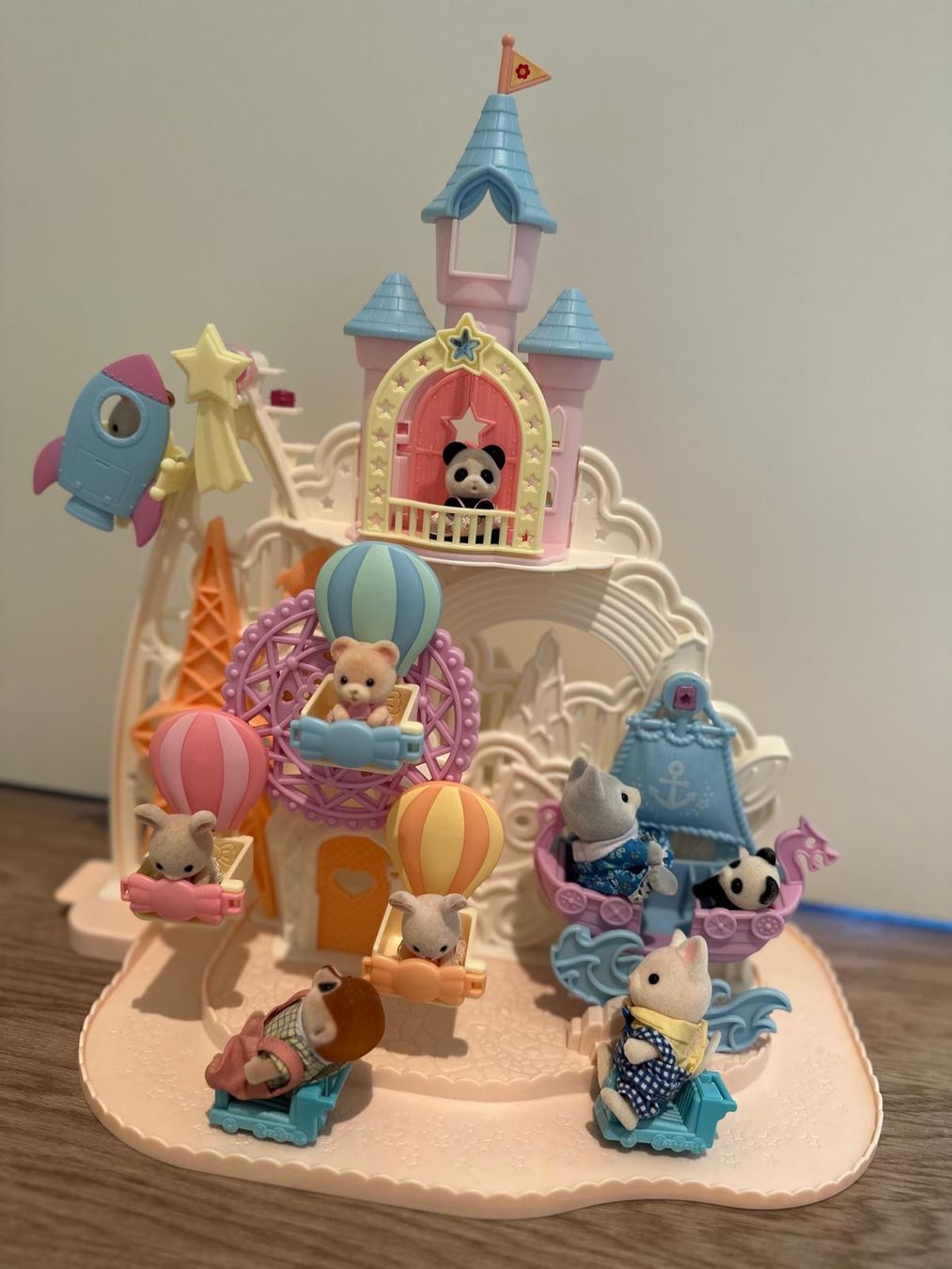 Sylvanian families Giocattoli: Süsses Calico Critters Schloss Karussell-Set – Usato da Zürich venduto da ild_75qg