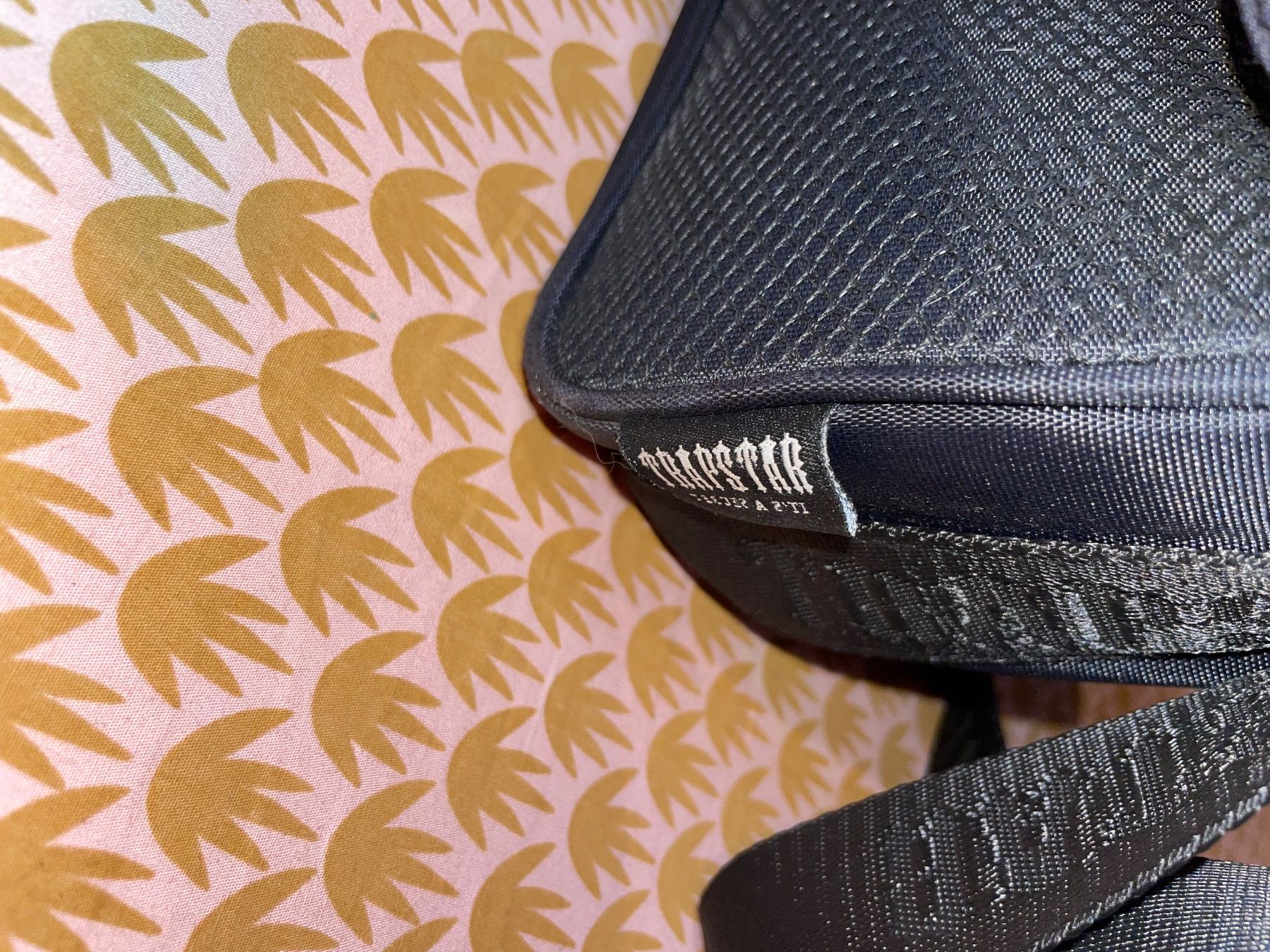 Trapstar Sonstige Kleidung & Accessoires: Sacoche Trapstar – Neu (gemäss Beschreibung) aus Mollens VS von tao_nh7g 1