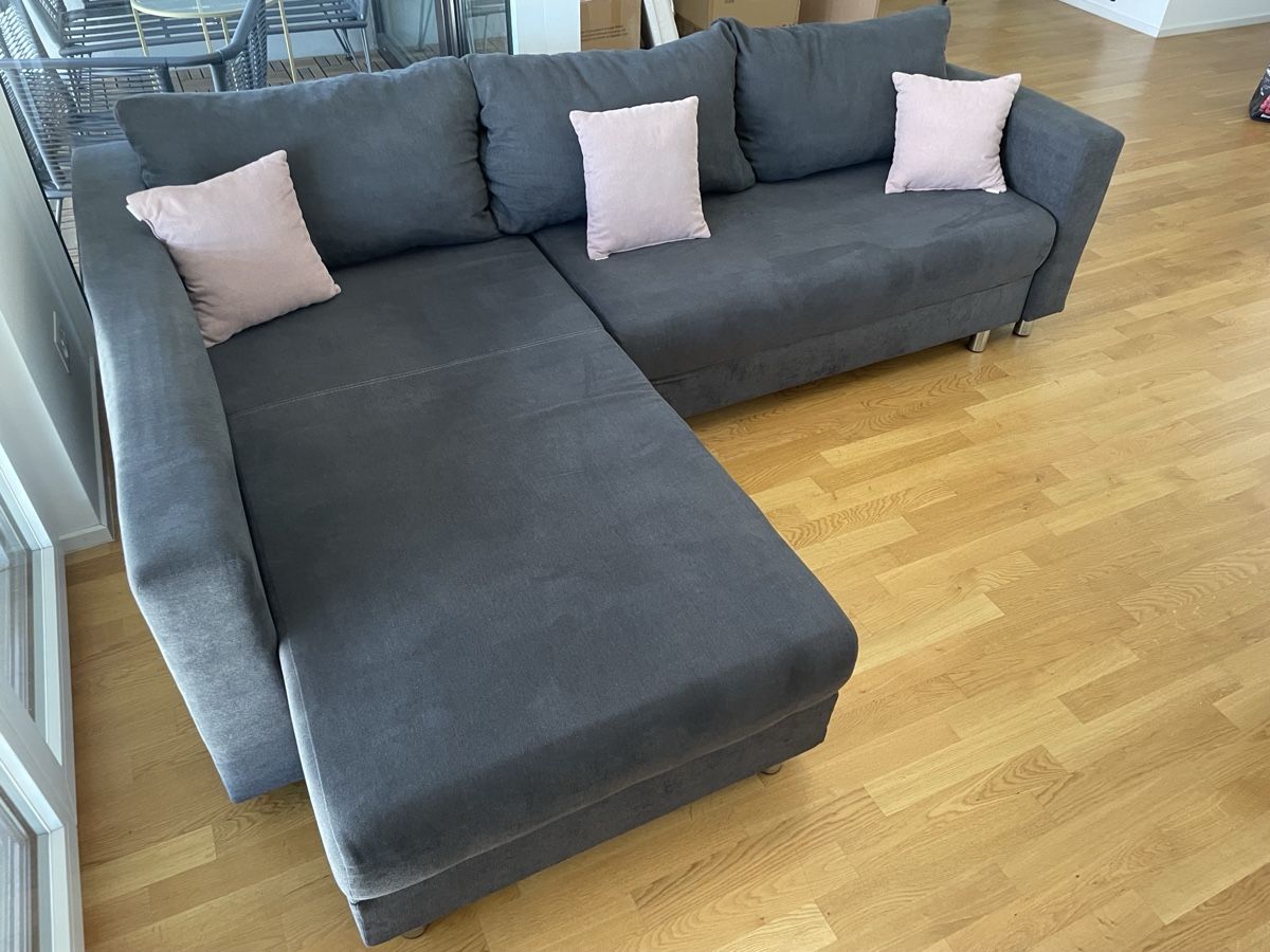 Sofas: Ecksofa Grau mit Schlaffunktion und Strauraum – Gebraucht aus Basel von msa_vtq6