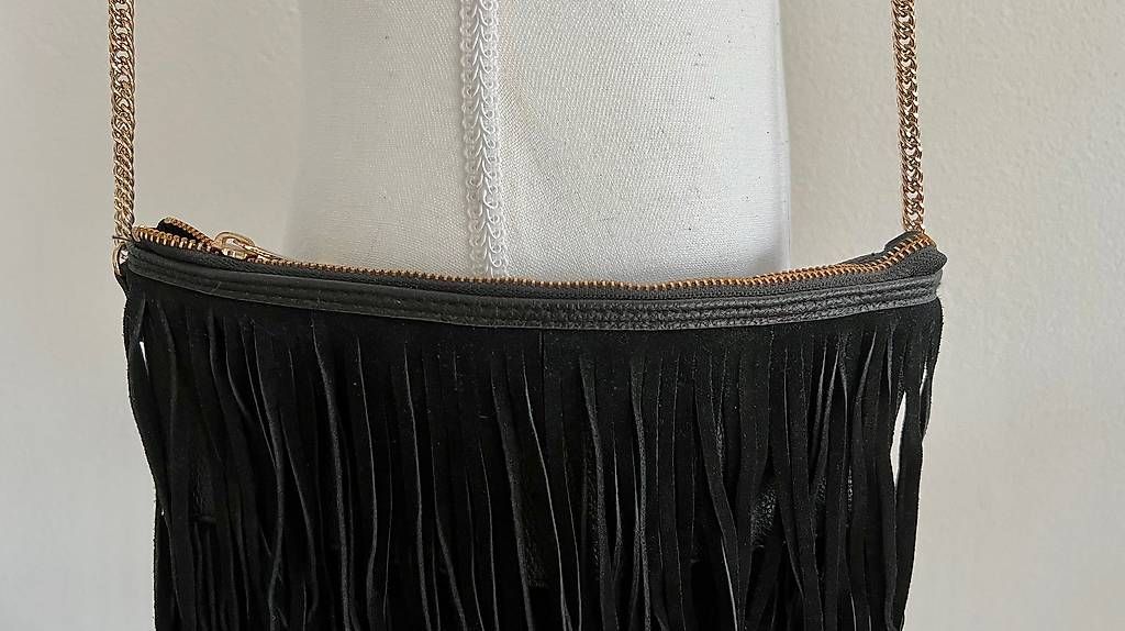 Borse da donna: Tasche schwarz mit Fransen – Usato da Volketswil venduto da oli_l2zq 2