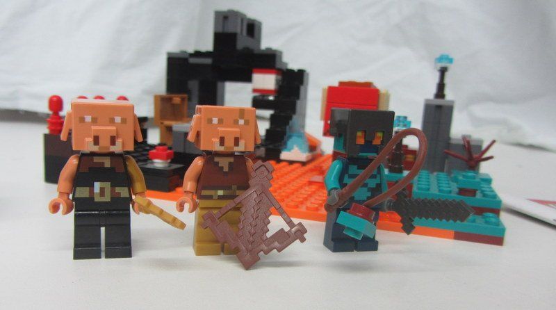 Lego Kit di costruzioni: LEGO Minecraft 21185 " The Nether Bastion " – Usato da Kreuzlingen venduto da Han-Solo-68 3