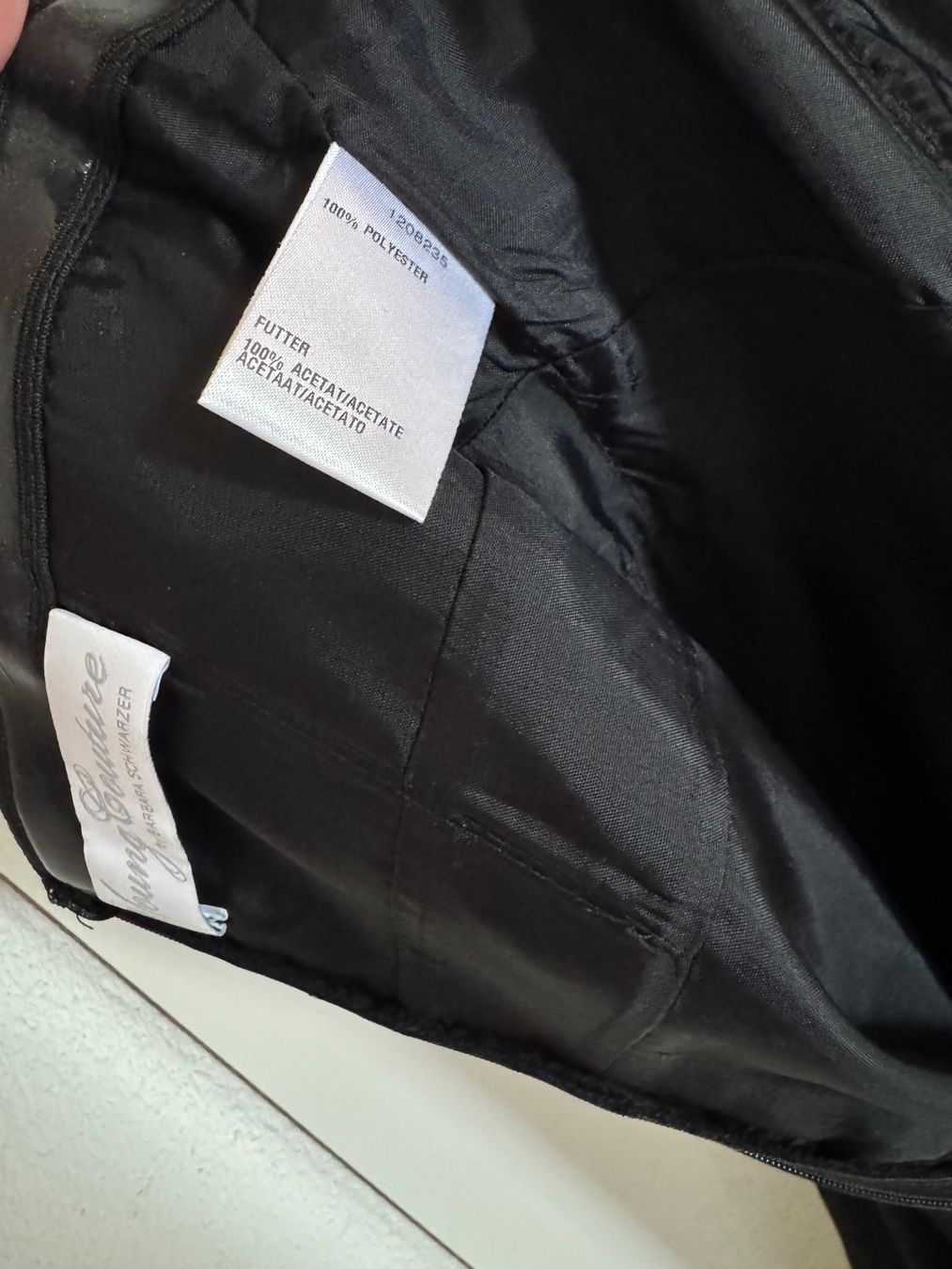 Vestiti: Cocktailkleid schwarz, trägerlos – Usato da Gommiswald venduto da Aloha.Spirit 4