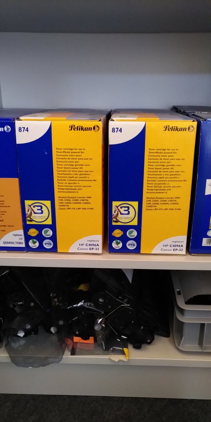 Pelikan Cartucce per stampanti & toner: Pelikan Toner 874 BK - HP Compatible C4096A – Nuovo e nell'imballaggio originale da Tramelan venduto da Virtualcomputer