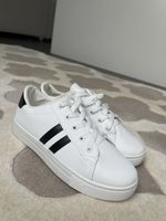 Weisse Sneaker Gr. 38 – neu – schwarz-weiss