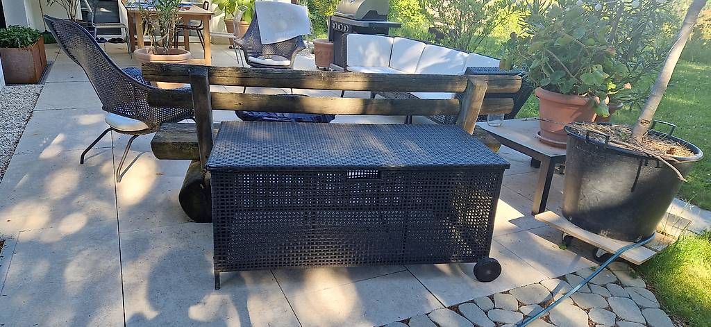 Ikea Coffres de rangement: Coffre de jardin – D'occasion à Fribourg par mezianen