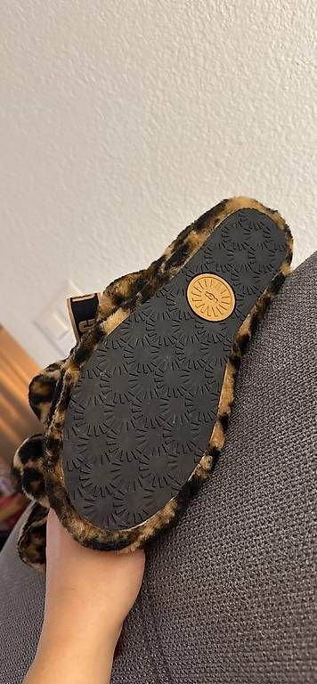 Scarpe da donna: Ciabatte ugg come nuove – Usato da Caslano venduto da p.stavola 2