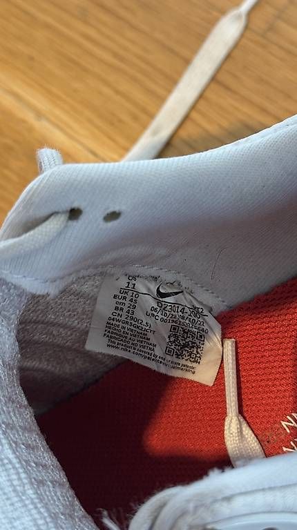 Herrenschuhe: Nike React Infinity Run Flyknit 3 Gr. 45  Weiss/Rot – Gebraucht aus Liebefeld von BernVerkaufAnkauf 1