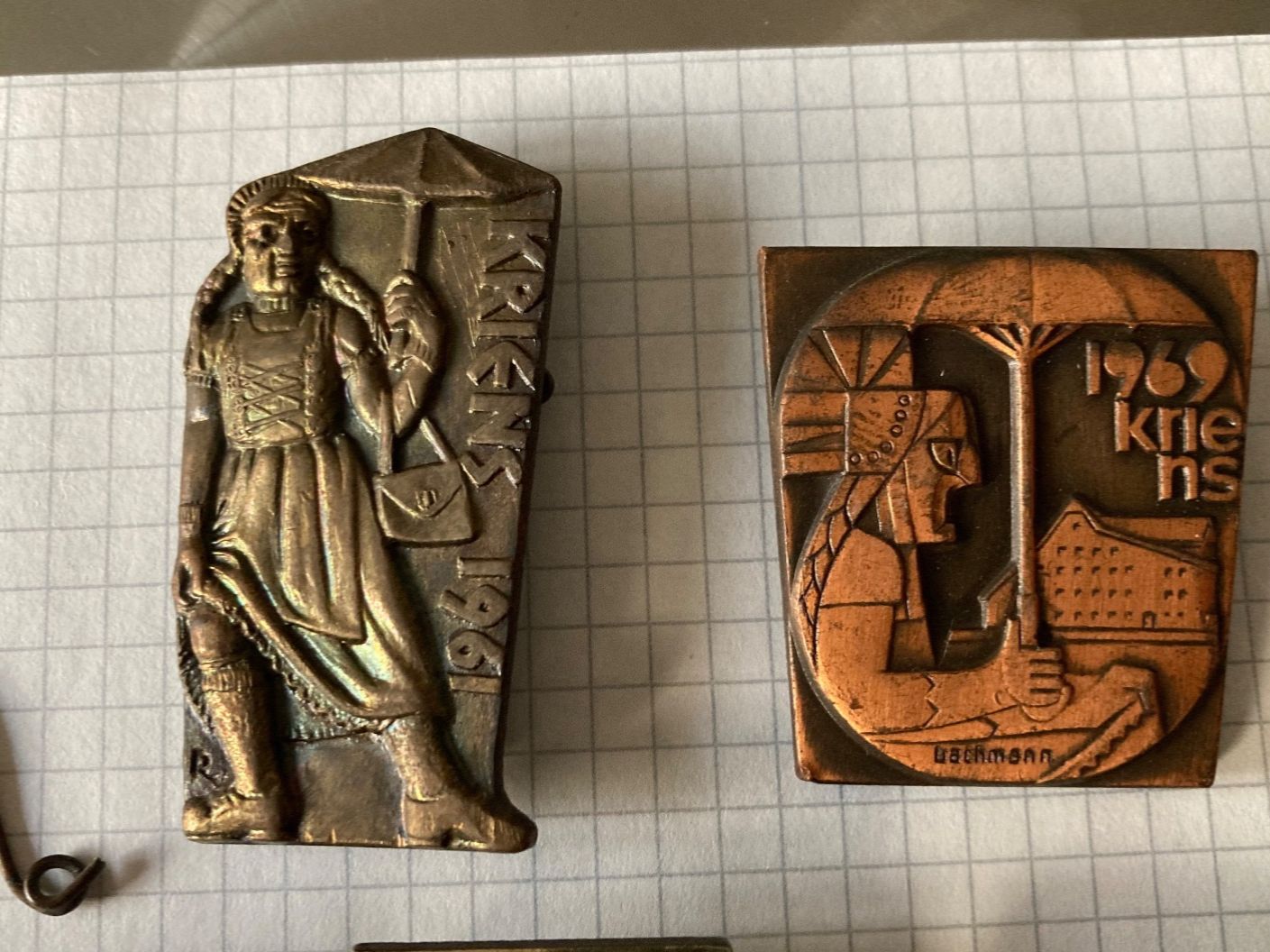 Krienser Placchette & Badge: Krienser Fastnachtsplaketten – Usato da Horw venduto da adler65 1