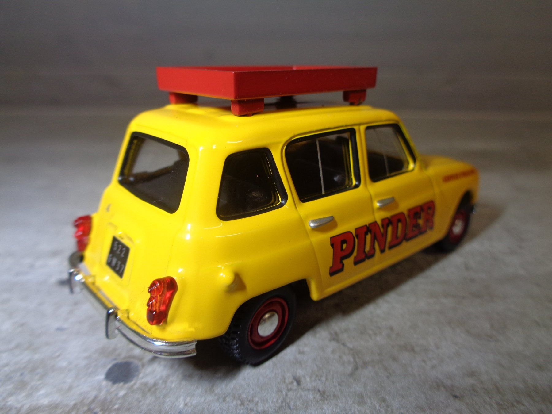 Renault Modellini d'auto: Altaya 1:43 Cirque Pinder Renault 4 L – Nuovo (secondo la descrizione) da Reconvilier venduto da rallycar 3