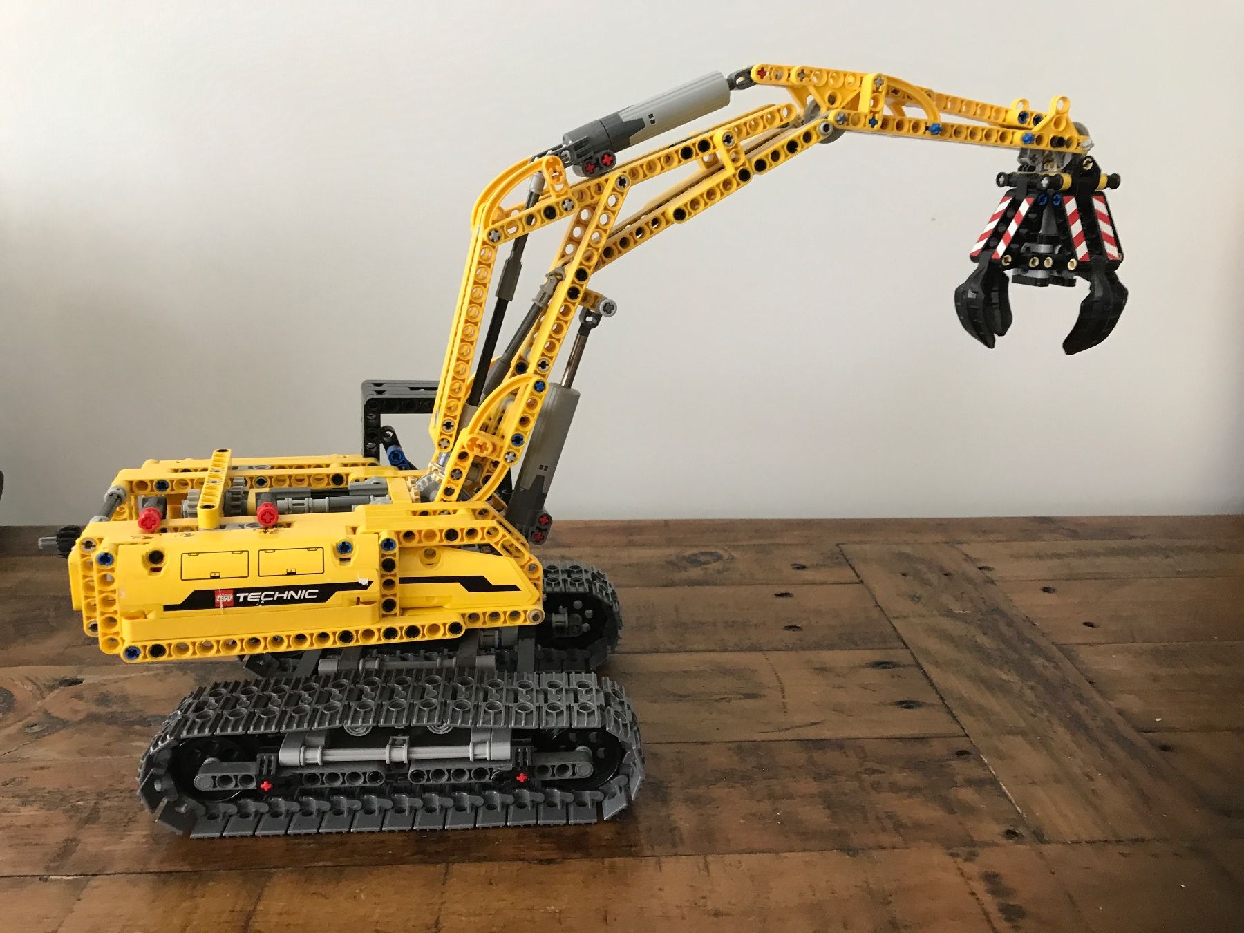Lego Spielzeuge: Lego Raupenbagger Bagger 42006 – Gebraucht aus Rapperswil SG von cosiba01 1