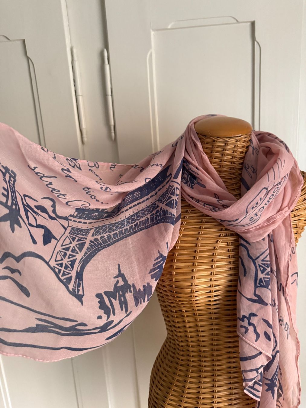 Foulards & écharpes: Schal Tuch rosa-violett gemustert – D'occasion à Zürich par Diazaio 2