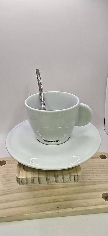 Set di piatti: Nespresso Cappucino Professional – Usato da Erlinsbach SO venduto da Shmoo01