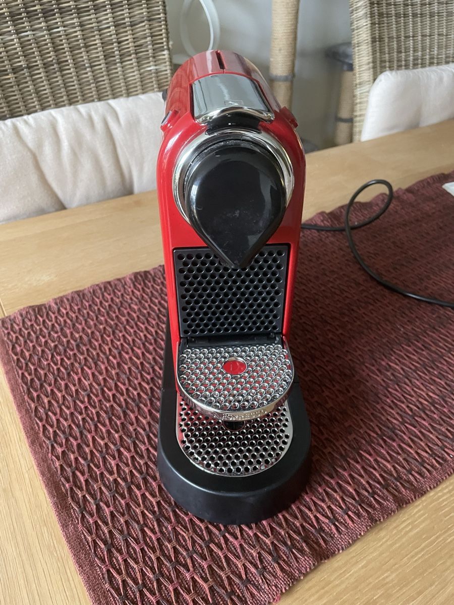 Nespresso Macchine per caffè & Macchine per espresso: Nespresso Citiz Rot - Kaffeegenuss – Usato da Aarau Rohr venduto da keedom
