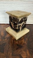 Alter Sockel aus Marmor und Alabaster, schwarz-beige