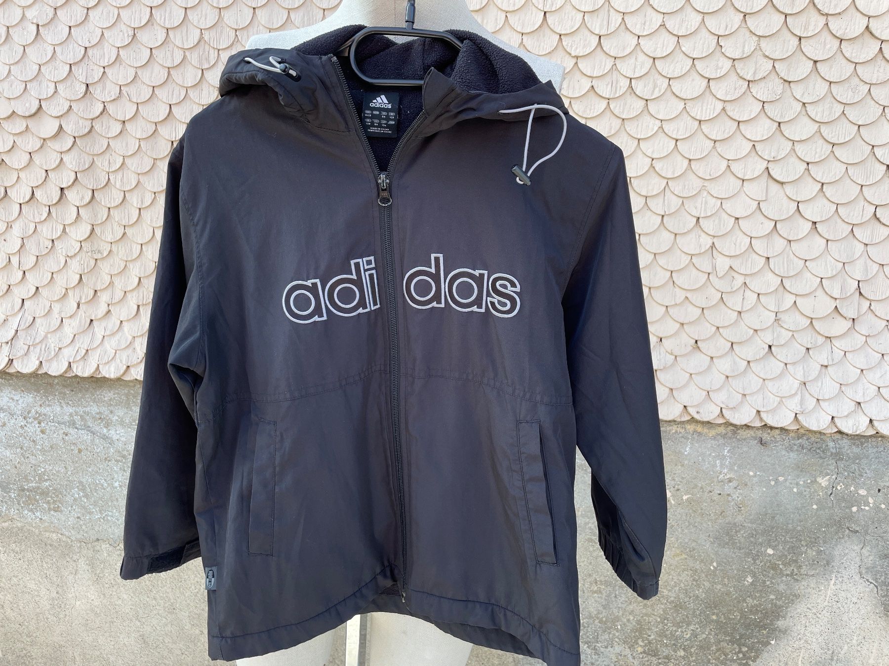 Adidas Giacche & Cappotti: ADIDAS Kapuzen Jäckchen Gr. 128 – Usato da Frasnacht venduto da GracyStore