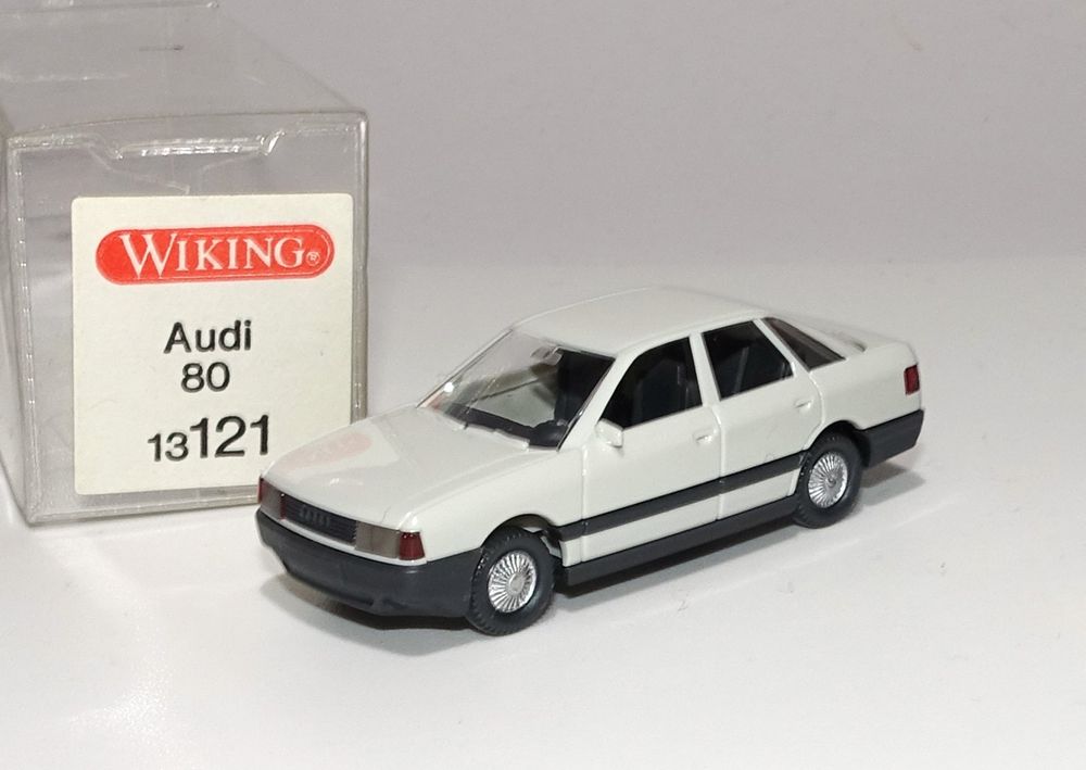 Miniature Audi 100 Rouge Foncé WIKING - Échelle 1/87 (HO) - État Occasion Correct