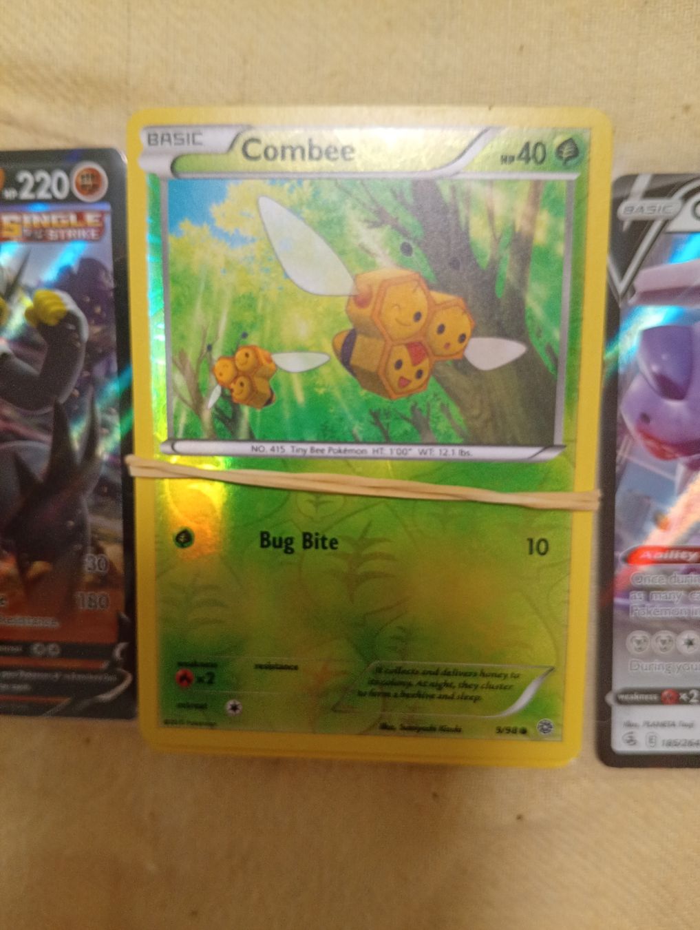 Pokémon Sammelbilder & Trading cards: Carte Pokémon Genesect V Urshifu V Combee Holo – Gebraucht aus Cadenazzo von kev_sb77 2