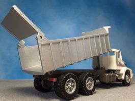 Volvo N12 __ Dumper Kipper __ Volvo Power LKW __  OVP _ 1:50