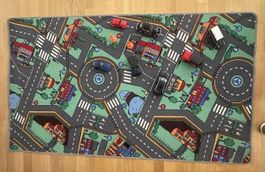Spielzeugautos: Autotransporter mit  Autos & Spielteppich 4