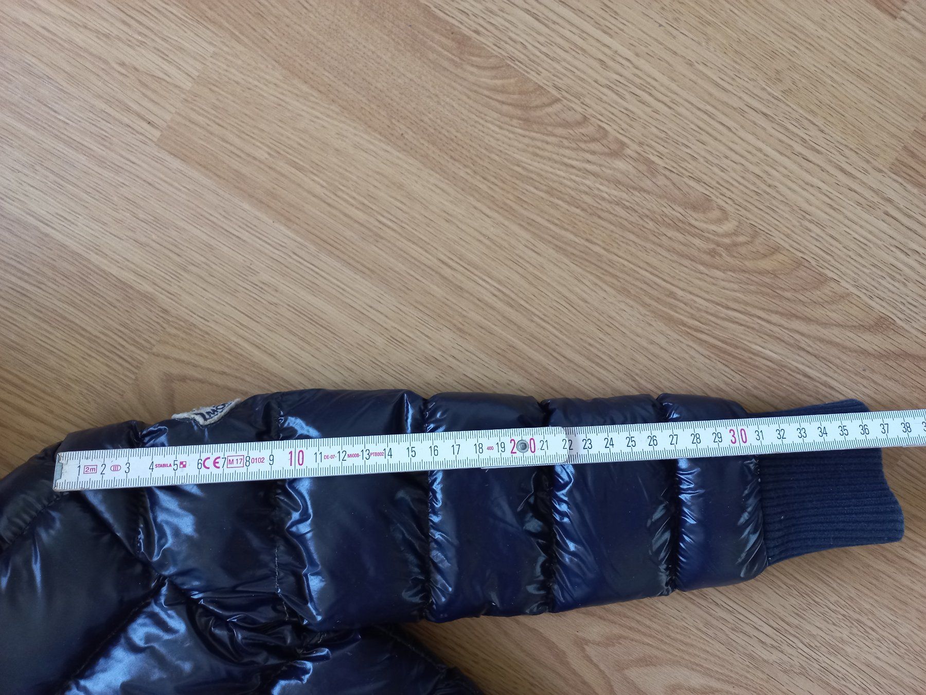 Moncler Jacken & Mäntel: Moncler Winterjacke mit Pelz – Gebraucht aus Langnau am Albis von kit_l9h5 9