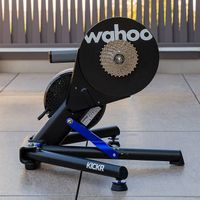 Wahoo KICKR V4 Smart Trainer, Top Zustand, Shimano Kassette