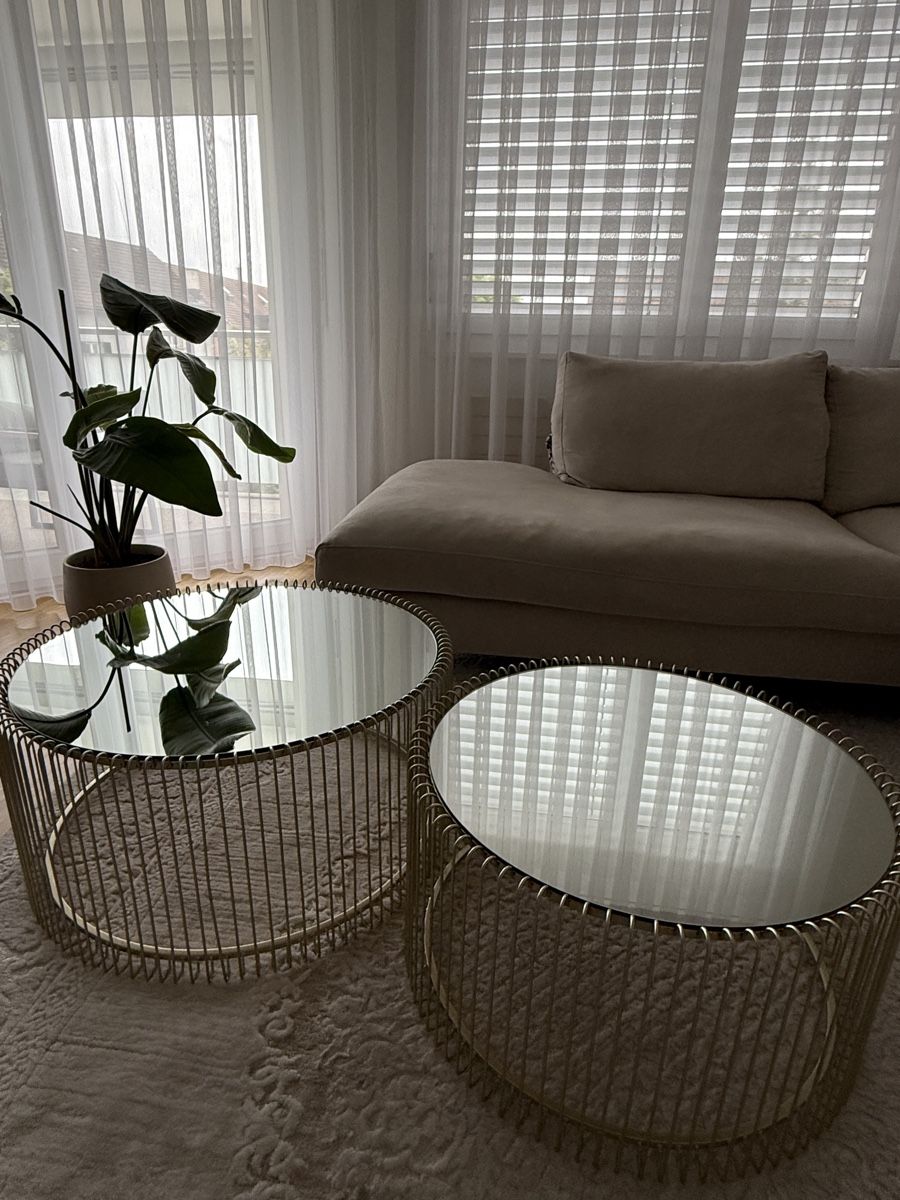 Kare Tavoli: KARE 2er Set Couchtische Gold mit Glasplatte – Usato da Stäfa venduto da ble_2csr