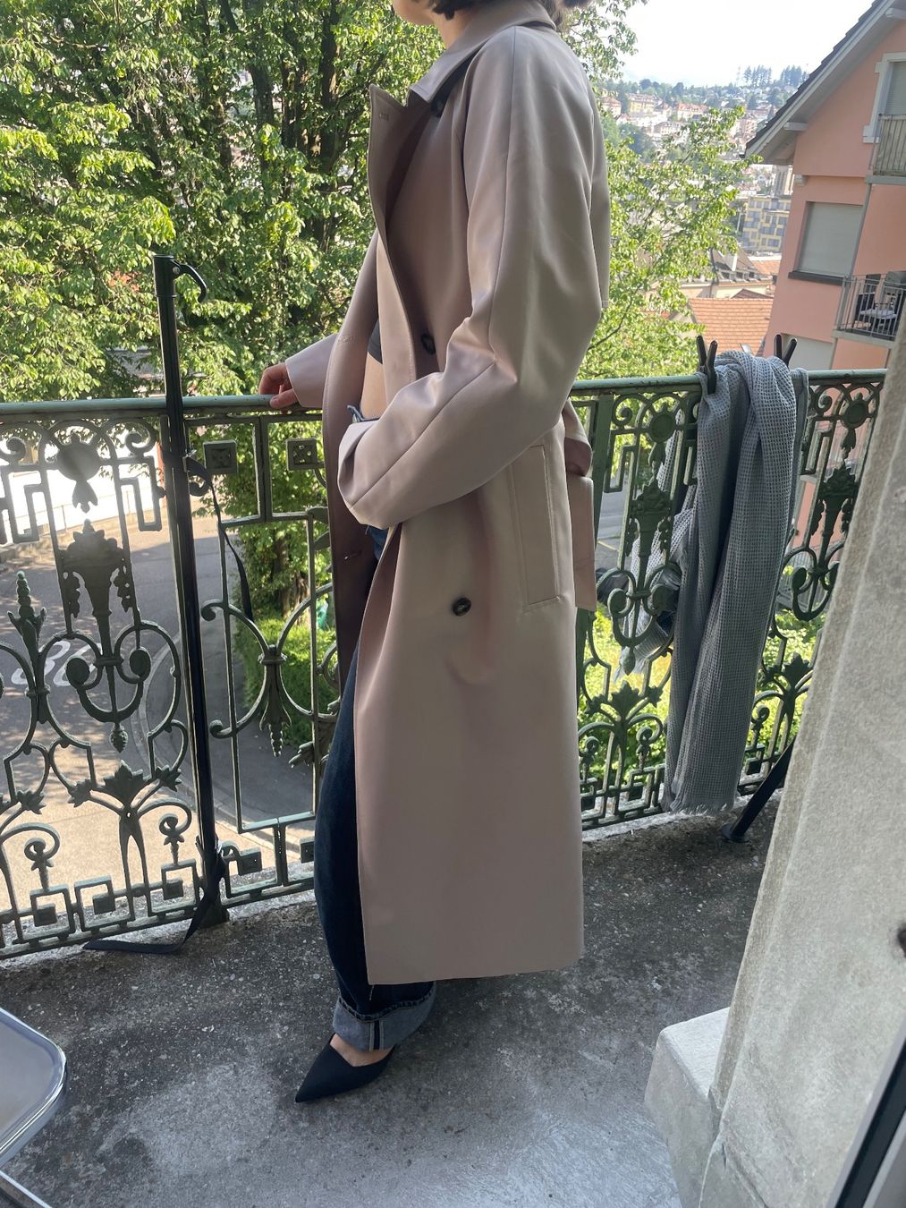H&M Cappotti: Klassischer Beige Trenchcoat - Grösse XS – Nuovo e nell'imballaggio originale da St. Gallen venduto da ruettimann.camilla 1