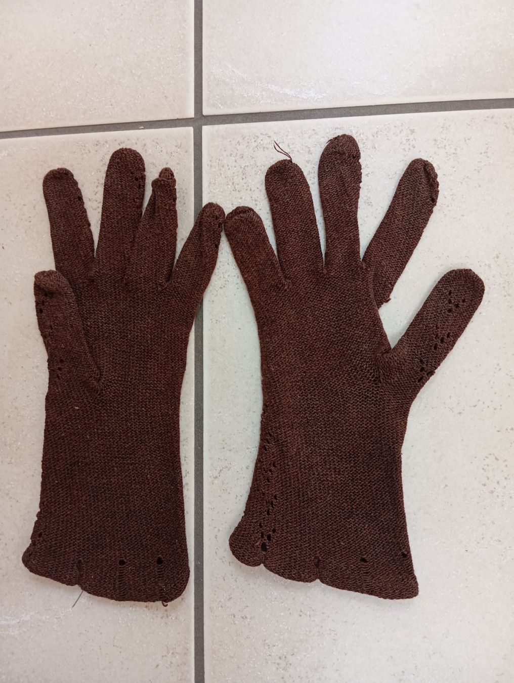Guanti & manicotti: 6 Paar Damenhandschuhe Vintage – Usato da Oberägeri venduto da baerghuus 5