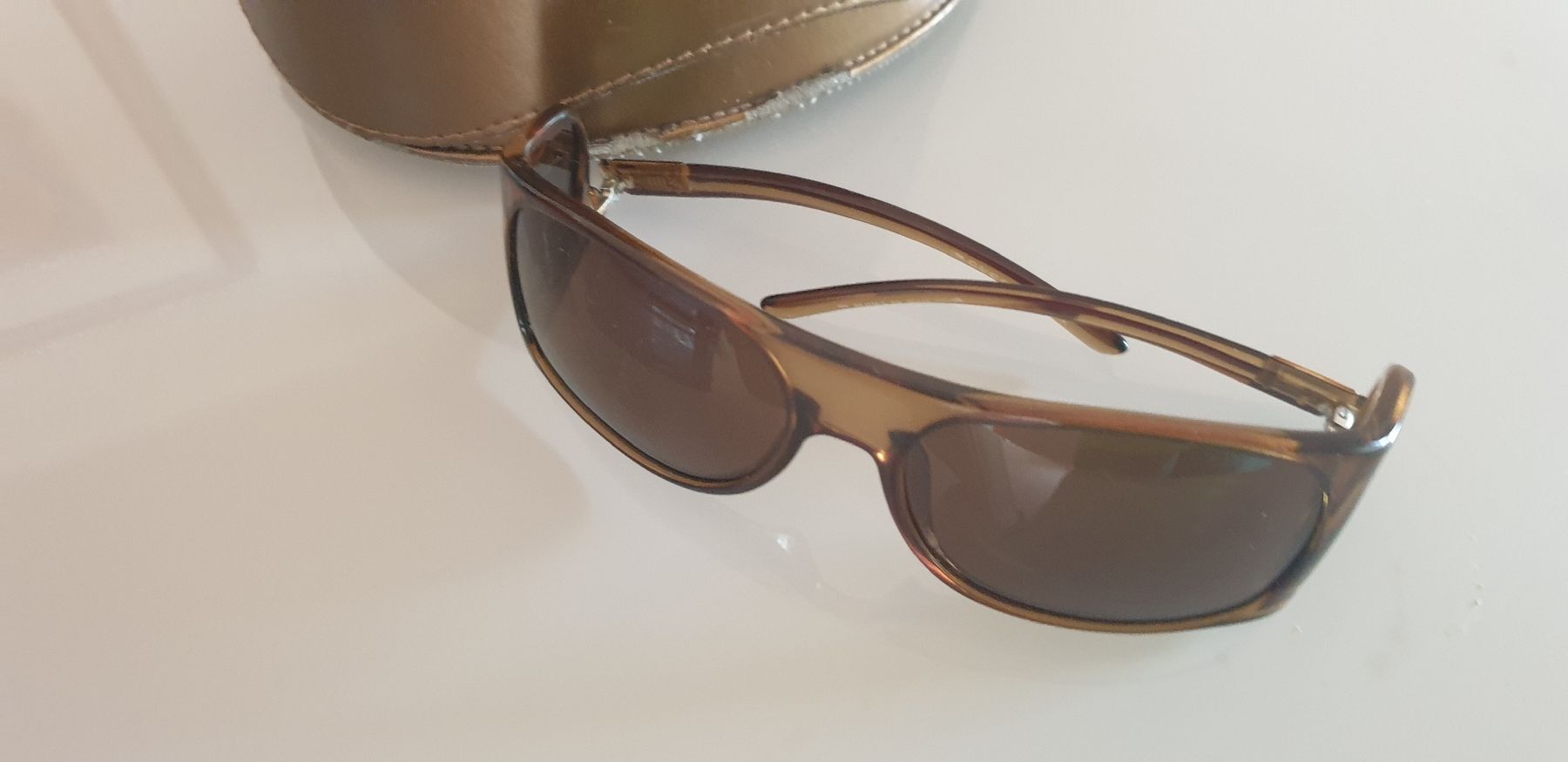Gucci Occhiali & Lenti: sonnenbrille von Gucci mit Seitenblende – Usato da Zürich venduto da bre_22v9 3