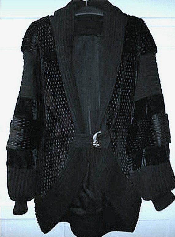 Jacken: 💣wunderschöne & Einzigartige vintage Strickjacke mit Fell – Gebraucht aus Emmenbrücke von abu_9mj8 4