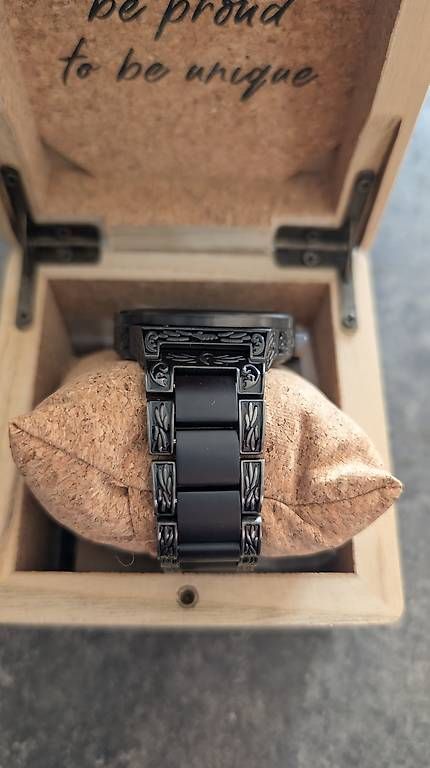 Orologi: Montre holzkern  – Usato da Vuarrens venduto da bos_789g 2