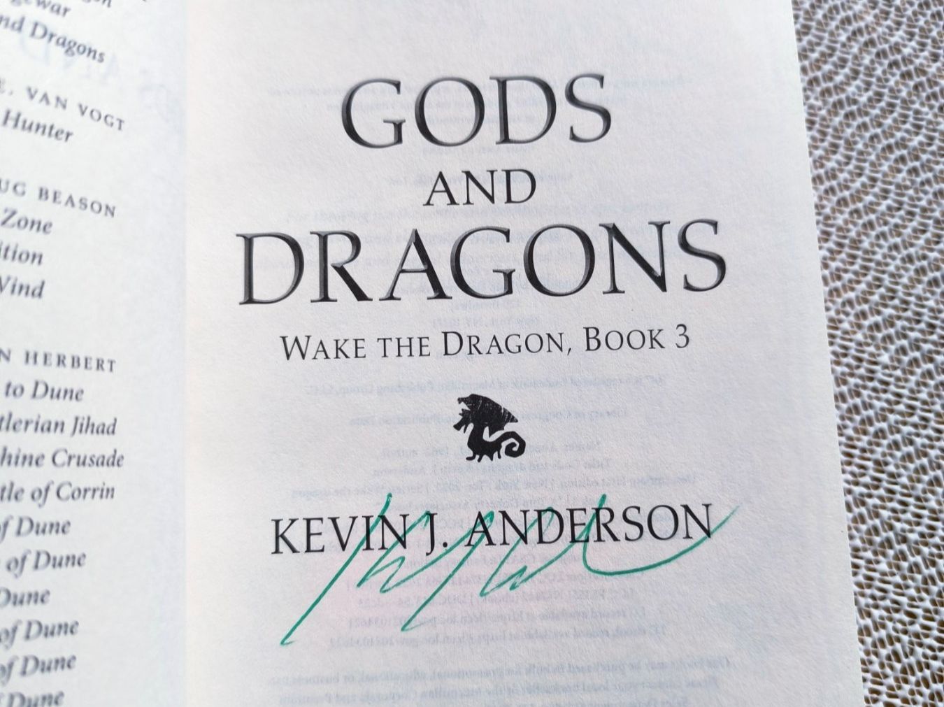 Bücher: Wake the Dragon Buch-Trilogie mit Autorenautogramm – Neu (gemäss Beschreibung) aus Oberwil i. S. von Smilijoe 4