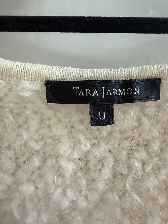 Maglioni & Felpe: Tara Jarmon Unisize warm Pulli – Usato da Zürich venduto da Sashkica 2