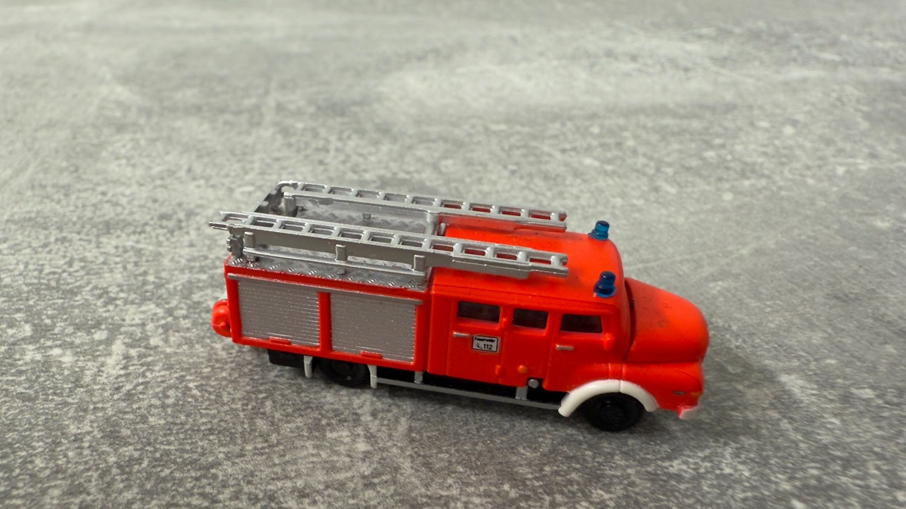 Modellini d'auto: Minis Modellauto Feuerwehr Masstab 1:16 – Usato da Windlach venduto da Kelebra 2