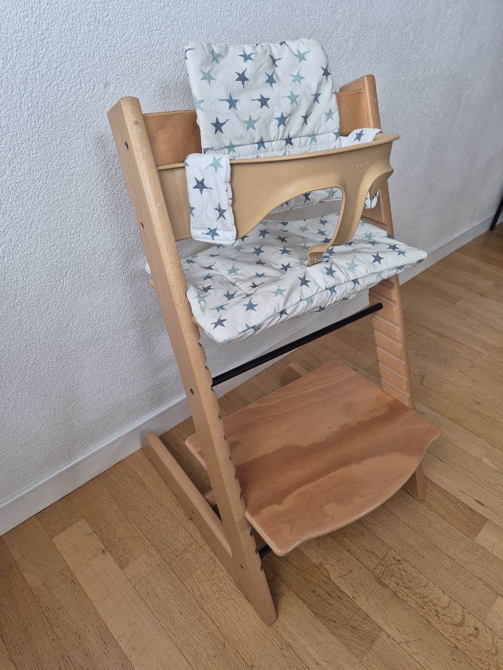 Stokke Seggioloni: TrippTrapp Buche mit Babyset & Holzbügel – Usato da Spiez venduto da LiquidFrog