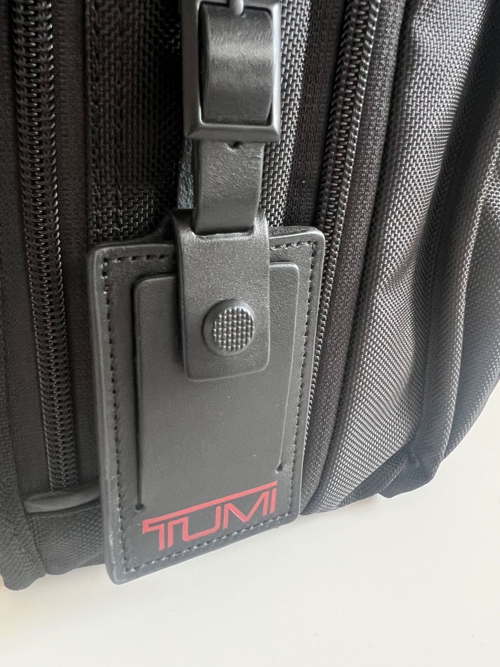 Tumi Valigie & Borse: TUMI Alpha 3  Expandable Organizer Laptop Briefcase Black – Usato da Vevey venduto da Lakeside-trade 1