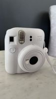 Fujifilm Instax mini 12 Sofortbildkamera weiss neuwertig