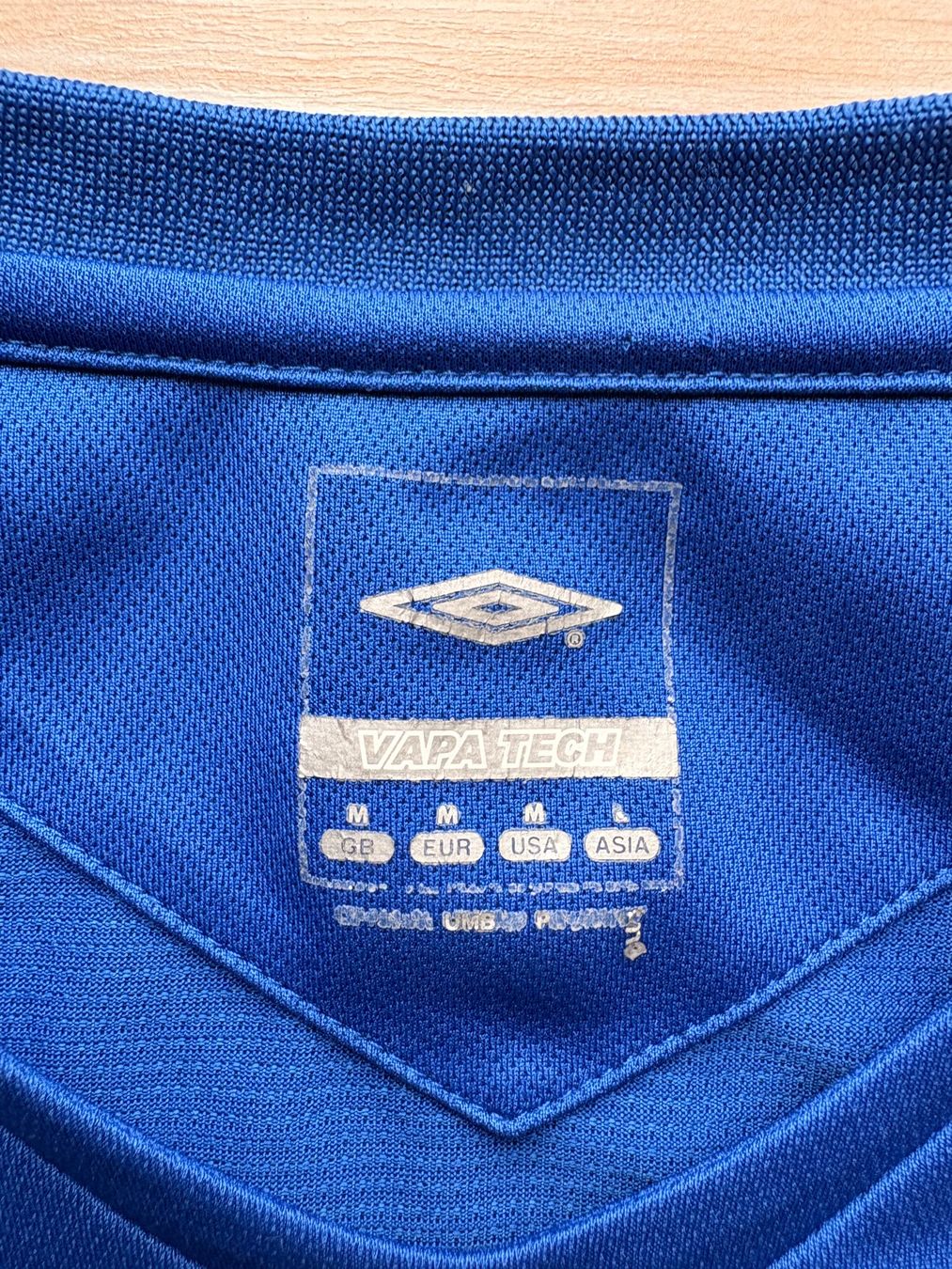 Umbro Canottiere & Pantaloni: Vintage Umbro Trikot – Usato da Wigoltingen venduto da _vntg_ 2