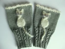 Pulswärmer mit Katze, handgestrickt
