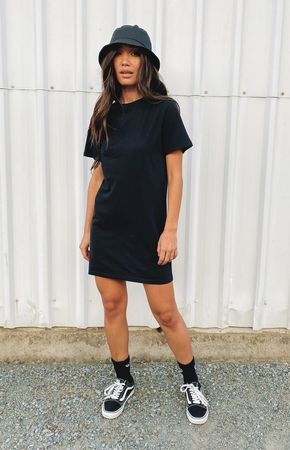 robe longue noir intemporel taille M marque Zara