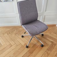 Bürostuhl grau/braun mit Stoffbezug und Rollen guter Zustand