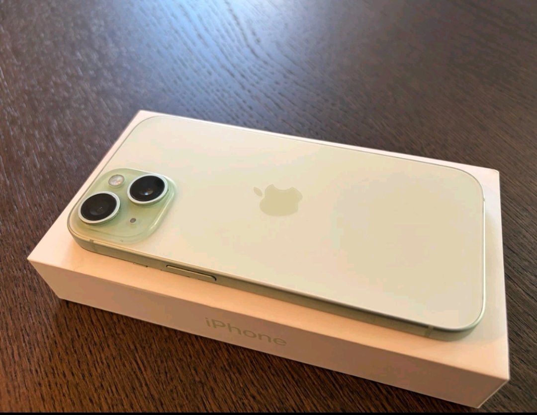 Apple Telefoni cellulari / Smartphones: iPhone 15 (128GB) Akku 96% – Usato da Luzern venduto da Waince786 2