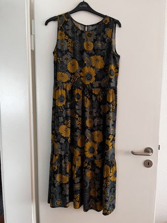 Sommerliches Blumenkleid von Opus, Grösse 42