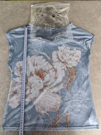 T-Shirt hellblau Blumenmuster Grösse M neu