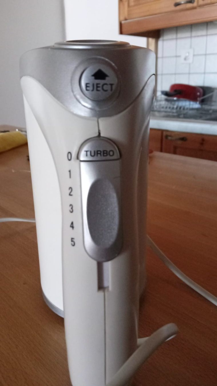 Fust Elettrodomestici da cucina: Batteur électrique, parfait état! – Usato da Montreux venduto da pku_fw2d 2