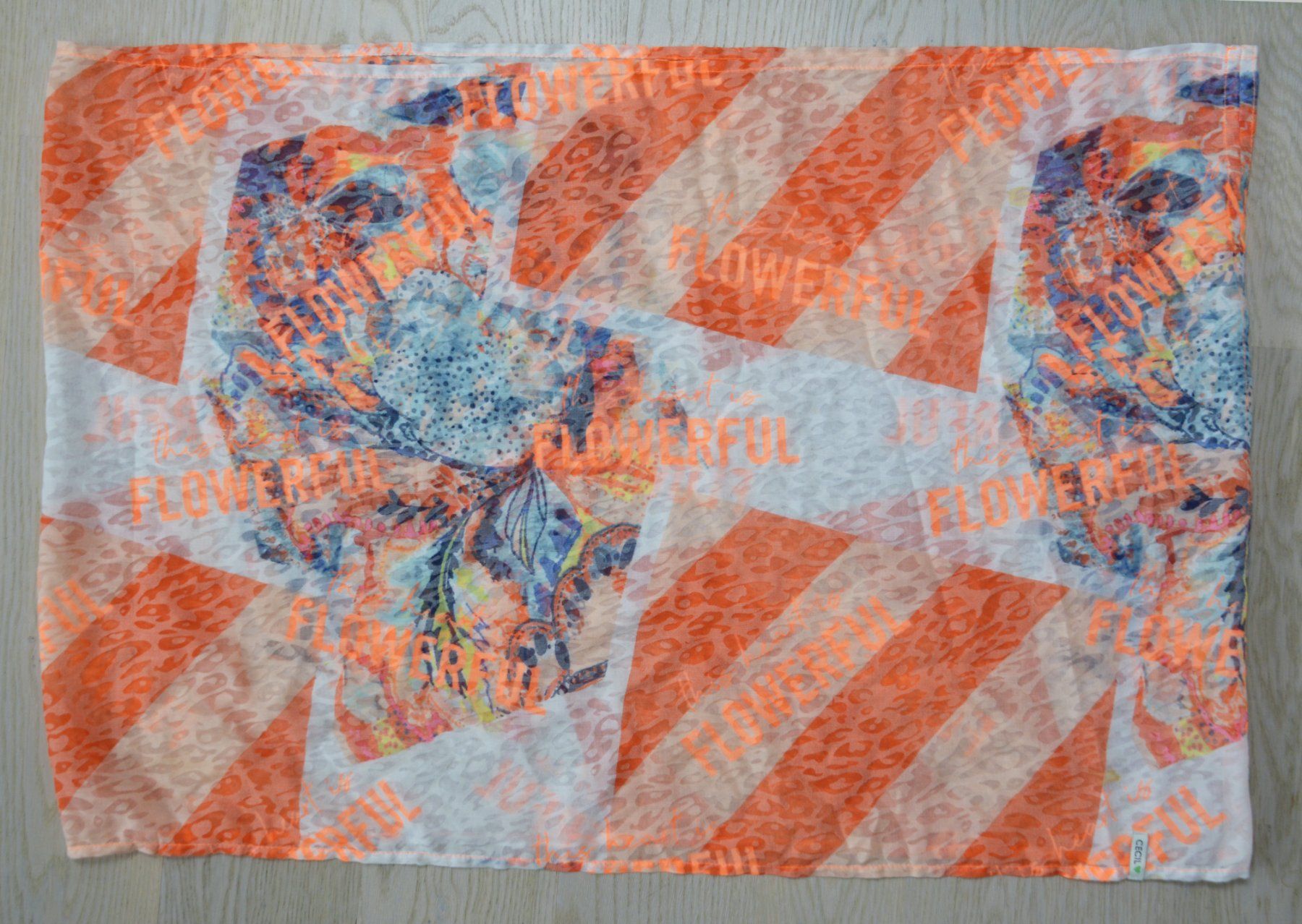 Cecil Foulard & Sciarpe: leichter Loop Schal von Cecil – Usato da Niederhasli venduto da littledrop