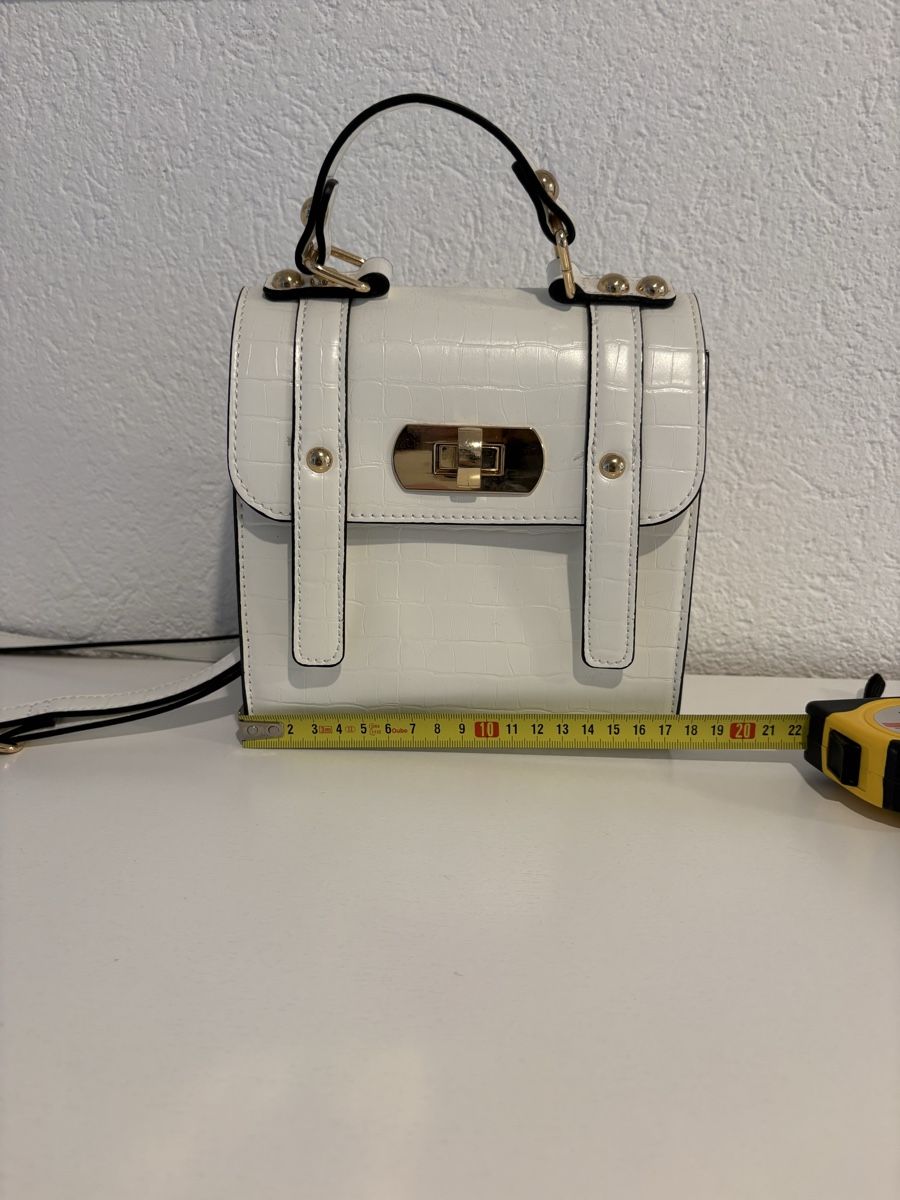 Taschen für Damen: Tasche weiss – Gebraucht aus Bülach von kittygismo
